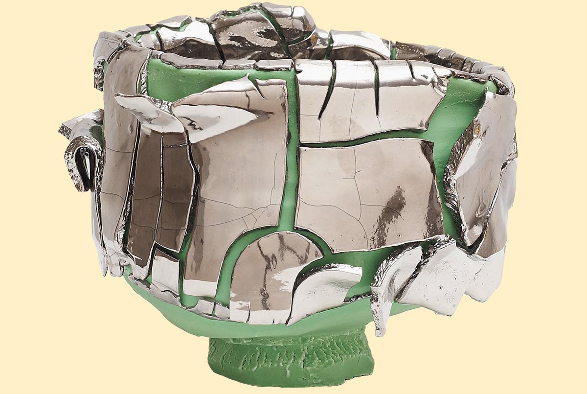 Image of a cracked teacup